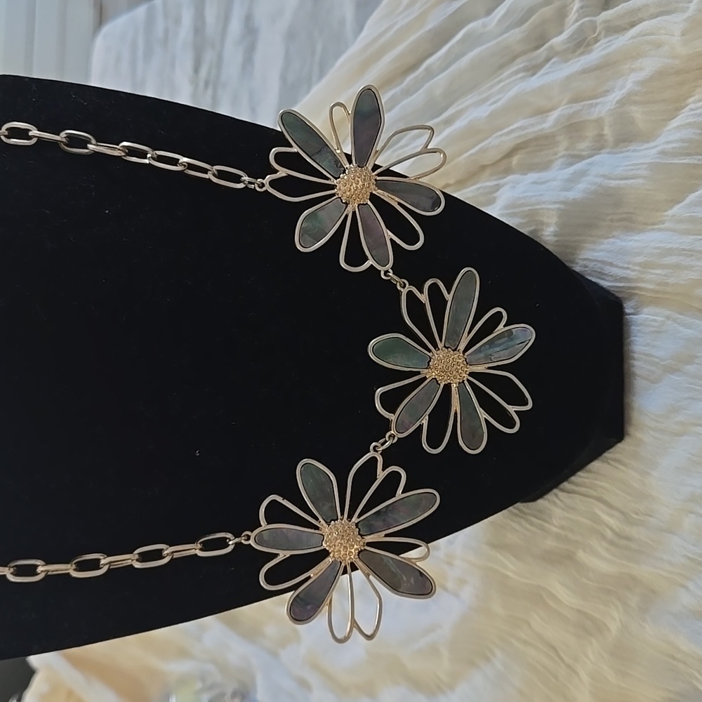 Ladies Goldstone and stone necklace
